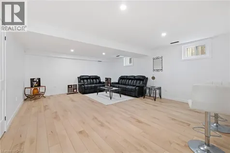 24 Keefer Road Thorold ON L2V 4Y4