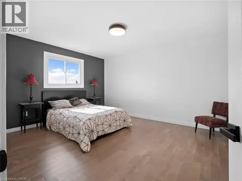 24 Keefer Road Thorold ON L2V 4Y4