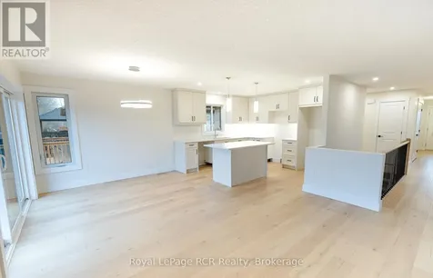 222 16th Avenue Crescent Hanover ON N4N 3V3
