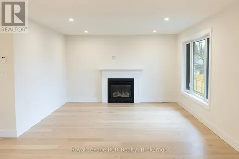 222 16th Avenue Crescent Hanover ON N4N 3V3