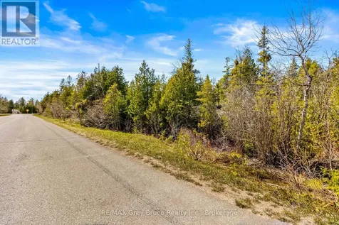 Chi Sin Tib Dek Road Northern Bruce Peninsula ON N0H 2R0