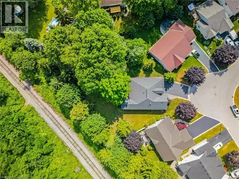 28 Maplewood Court Dunnville ON N1A 3G8