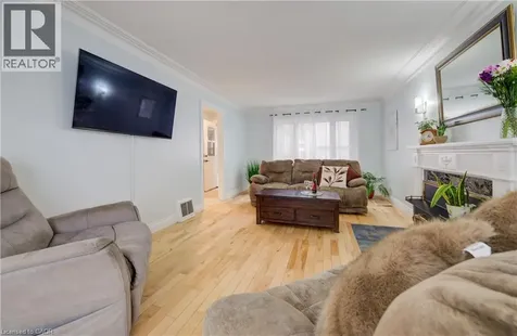 76 Brentwood Avenue Kitchener ON N2H 2C8