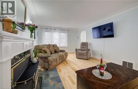 76 Brentwood Avenue Kitchener ON N2H 2C8