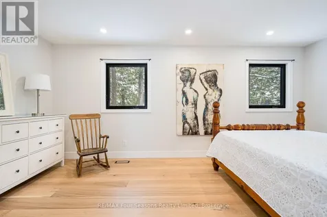 131 Chamonix Crescent Blue Mountains ON L9Y 0S7