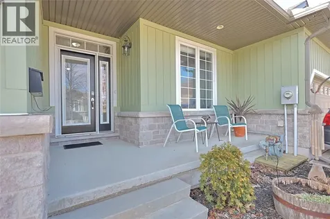 13 Oakwood Links Lane Grand Bend ON N0M 1T0