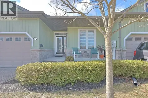 13 Oakwood Links Lane Grand Bend ON N0M 1T0
