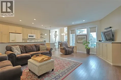 13 Oakwood Links Lane Grand Bend ON N0M 1T0