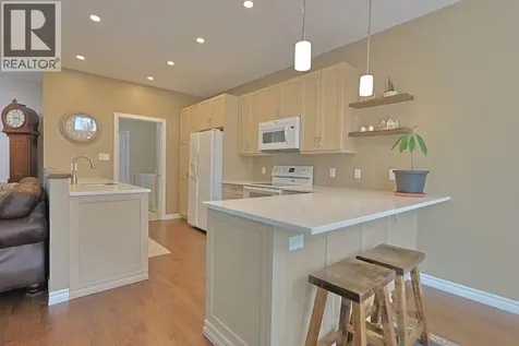13 Oakwood Links Lane Grand Bend ON N0M 1T0