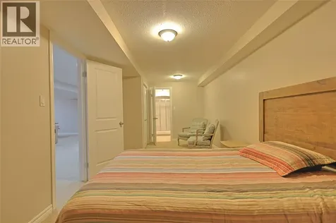 13 Oakwood Links Lane Grand Bend ON N0M 1T0
