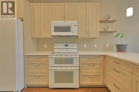 13 Oakwood Links Lane Grand Bend ON N0M 1T0
