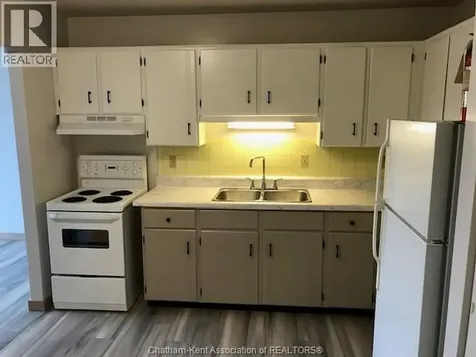 42 Parkview Heights Aylmer ON N5H 2J8