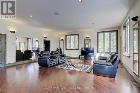 13231 Kennedy Road Whitchurch-stouffville ON L4X 7X5