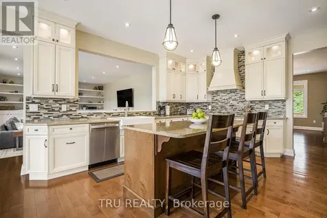 2465 Marchurst Road Ottawa ON K2W 0H2