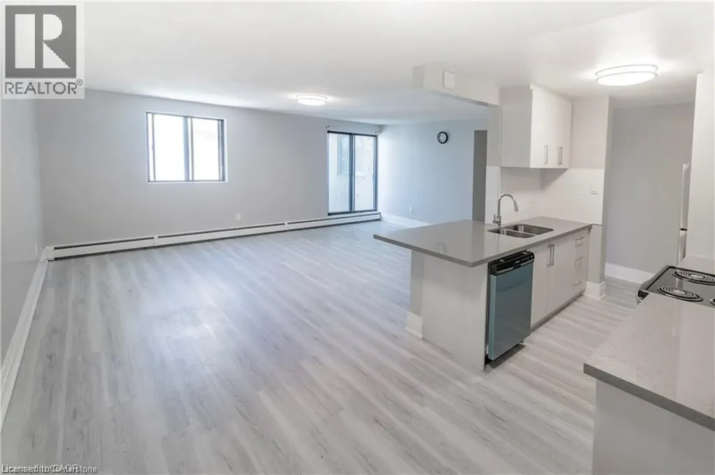 4422 Huron Street Niagara Falls ON L2E 7C8