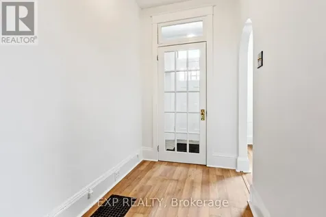 292-294 Clarence Street Ottawa ON K1N 5R3