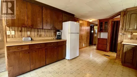 1069 7th Avenue Hanover ON N4N 2K4