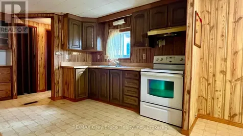 1069 7th Avenue Hanover ON N4N 2K4