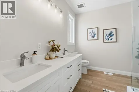 105 Vanrooy Trail Waterford ON N0E 1Y0