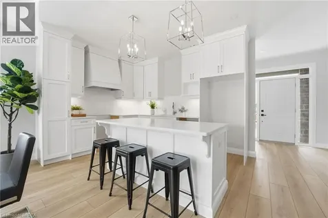 105 Vanrooy Trail Waterford ON N0E 1Y0