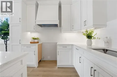 105 Vanrooy Trail Waterford ON N0E 1Y0