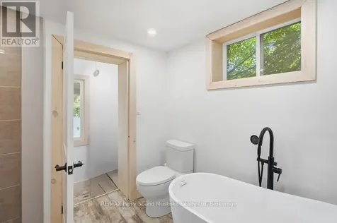 18 Inverlochy Road Carling ON P0G 1G0