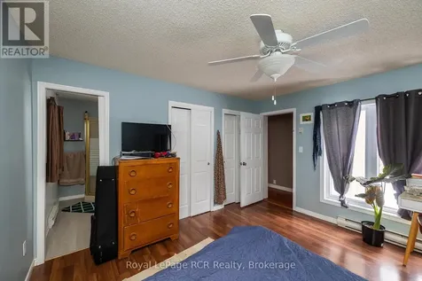 837 7th Avenue Hanover ON N4N 2K3
