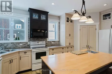 44 Eastgate Drive Saugeen Shores ON N0H 2L0