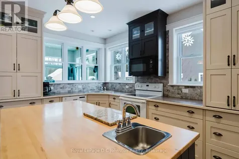 44 Eastgate Drive Saugeen Shores ON N0H 2L0