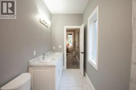 1079 Bay Street Port Rowan ON N0E 1M0