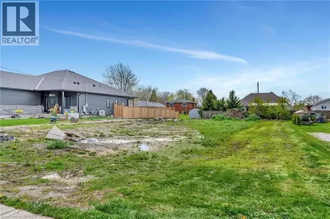 1079 Bay Street Port Rowan ON N0E 1M0