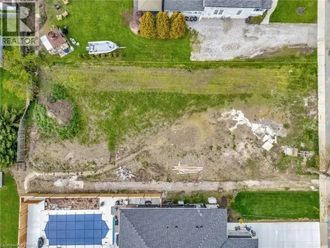 1079 Bay Street Port Rowan ON N0E 1M0
