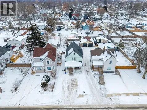 166 John Street Sarnia ON N7T 2Y9