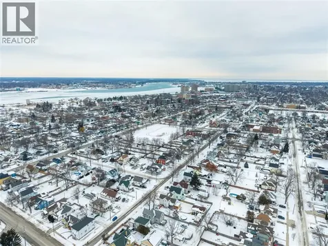 166 John Street Sarnia ON N7T 2Y9