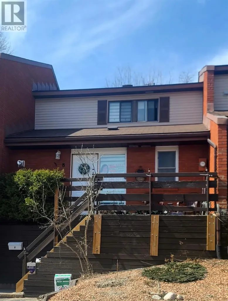8 Capital Place Elliot Lake ON P5A 1P8