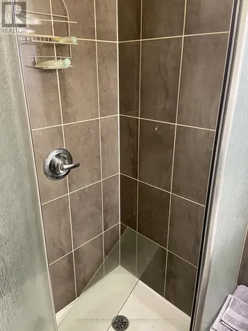 456 King Edward Avenue Ottawa ON K1N 7M9