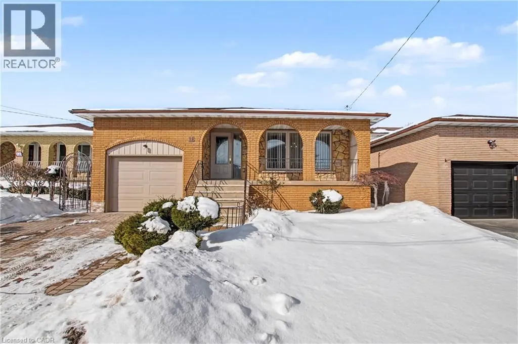 18 Ridley Drive Hamilton ON L8W 1J2