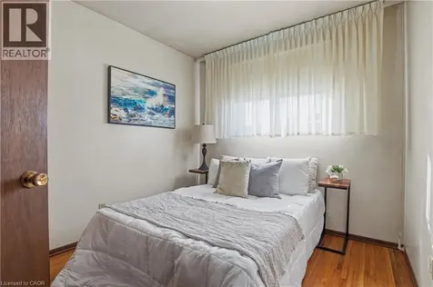 18 Ridley Drive Hamilton ON L8W 1J2