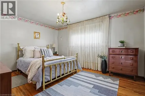 18 Ridley Drive Hamilton ON L8W 1J2
