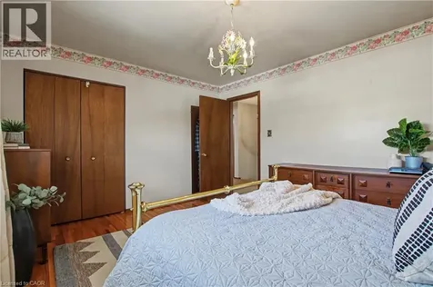18 Ridley Drive Hamilton ON L8W 1J2