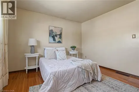 18 Ridley Drive Hamilton ON L8W 1J2