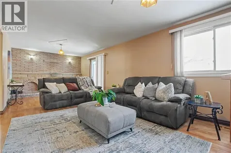 18 Ridley Drive Hamilton ON L8W 1J2