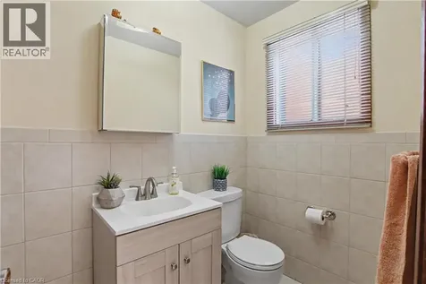 18 Ridley Drive Hamilton ON L8W 1J2