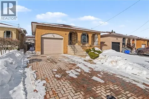 18 Ridley Drive Hamilton ON L8W 1J2