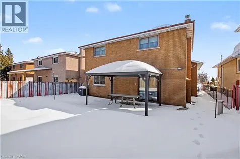 18 Ridley Drive Hamilton ON L8W 1J2