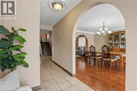 18 Ridley Drive Hamilton ON L8W 1J2