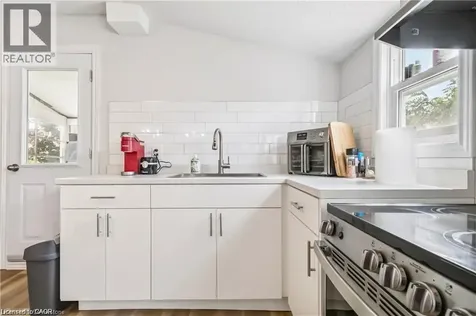 87 Talbot Street South Simcoe ON N3Y 2Z4