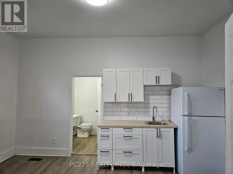 185 Brock Street North Sarnia ON N7T 5Z4