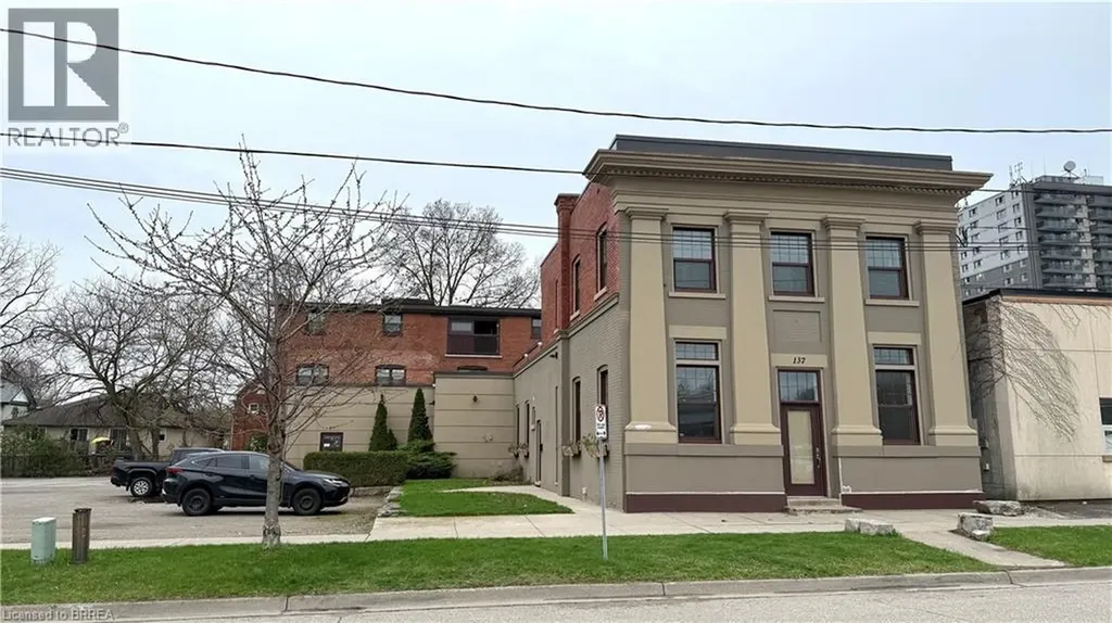 137 Nelson Street Brantford ON N3S 4B5