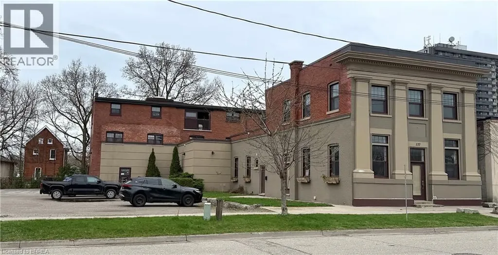 137 Nelson Street Brantford ON N3S 4B5